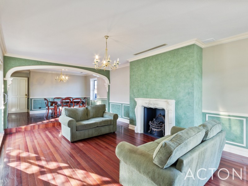 102 Dampier Avenue, Mullaloo WA 6027