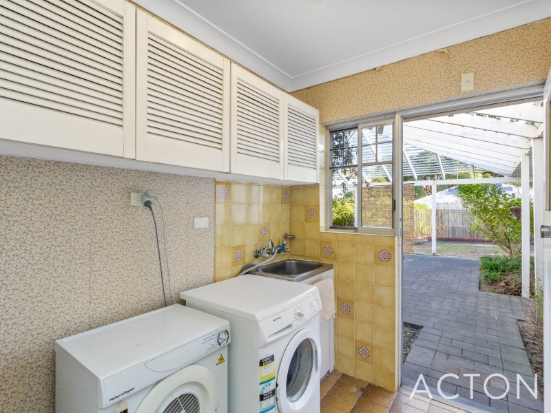 102 Dampier Avenue, Mullaloo WA 6027