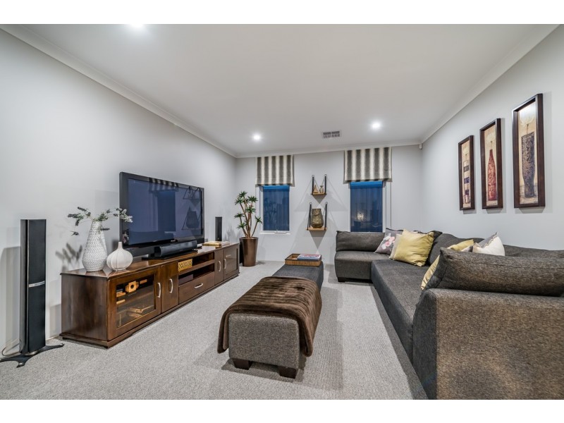 17 Daybreak Street, Eglinton WA 6034