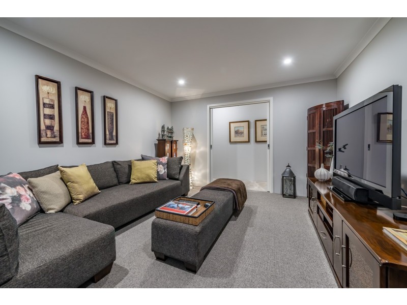 17 Daybreak Street, Eglinton WA 6034