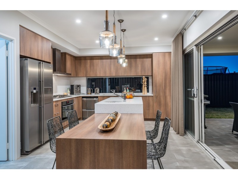 17 Daybreak Street, Eglinton WA 6034