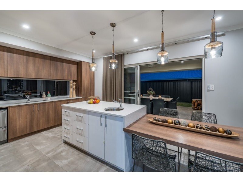 17 Daybreak Street, Eglinton WA 6034