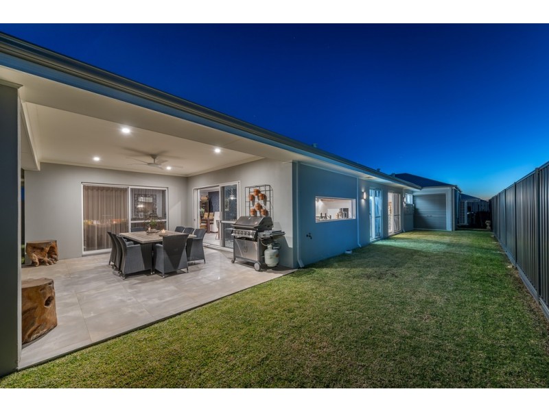 17 Daybreak Street, Eglinton WA 6034