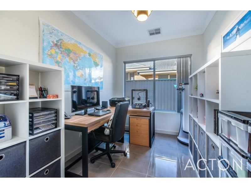 16 Giallo Way, Eglinton WA 6034