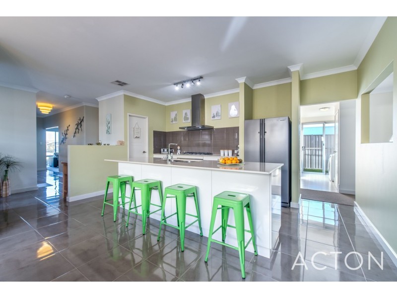 16 Giallo Way, Eglinton WA 6034