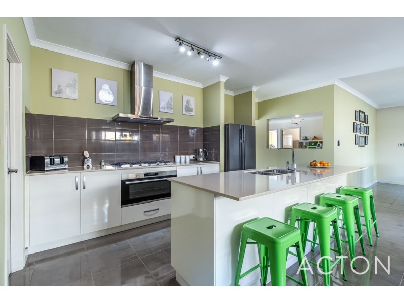 16 Giallo Way, Eglinton WA 6034