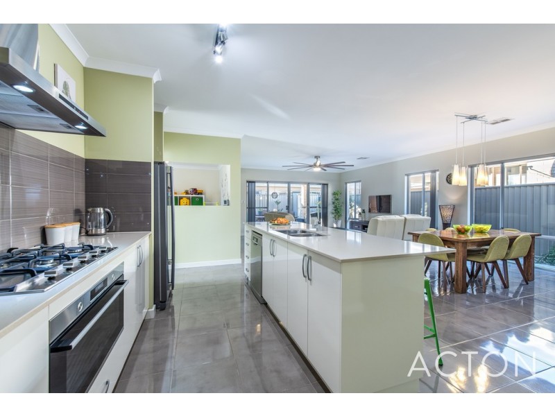 16 Giallo Way, Eglinton WA 6034