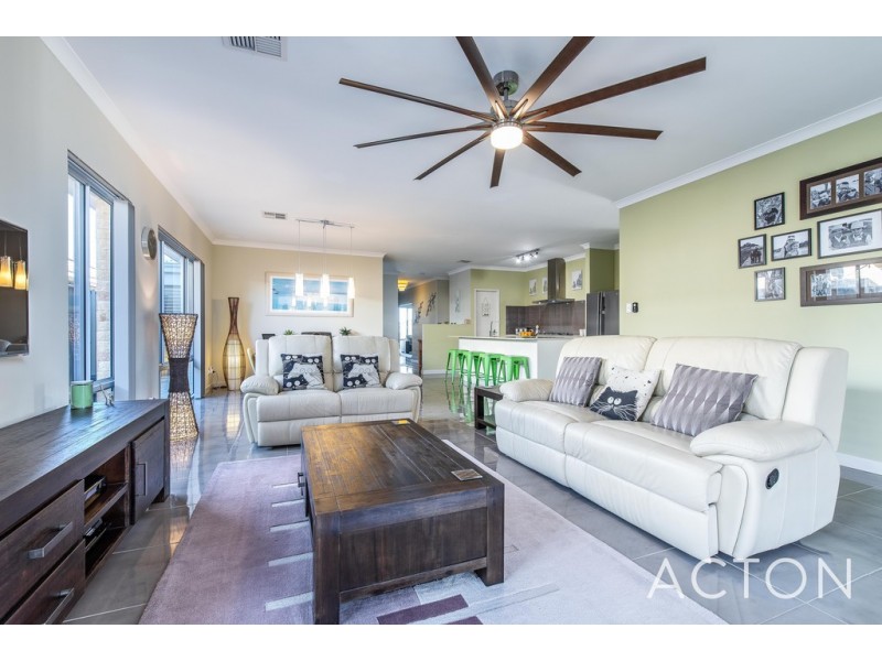 16 Giallo Way, Eglinton WA 6034