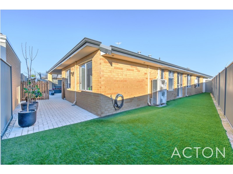 16 Giallo Way, Eglinton WA 6034