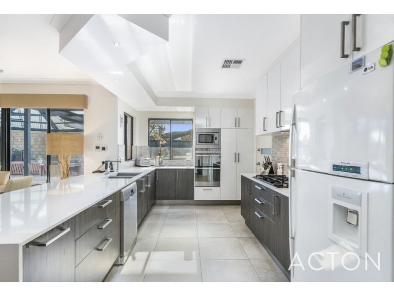 14 Galway Court, Mindarie WA 6030