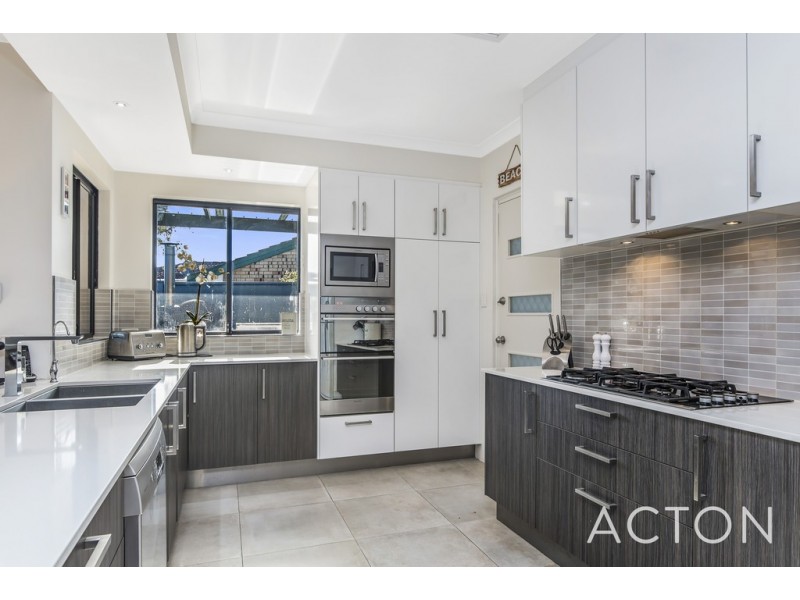 14 Galway Court, Mindarie WA 6030