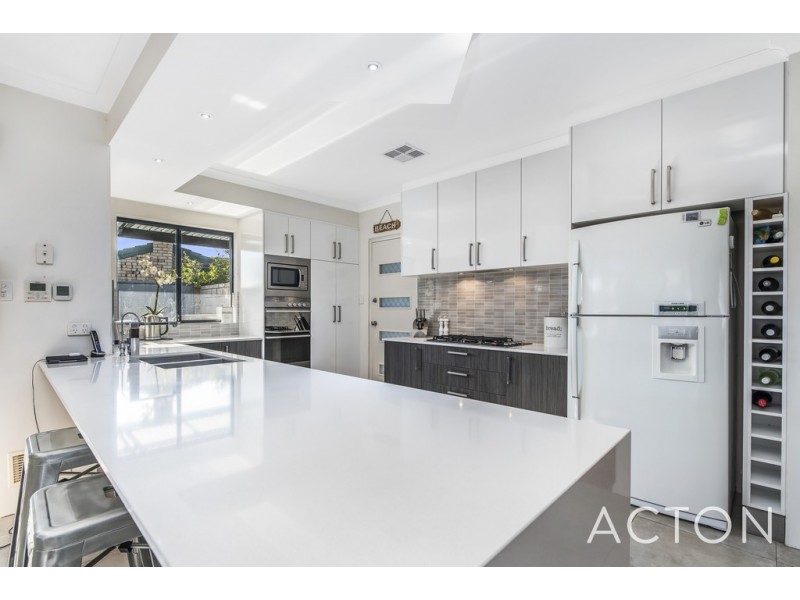 14 Galway Court, Mindarie WA 6030