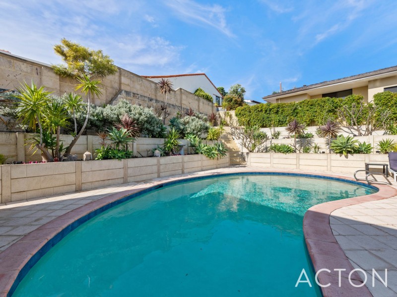 2 Carinya Place, City Beach WA 6015