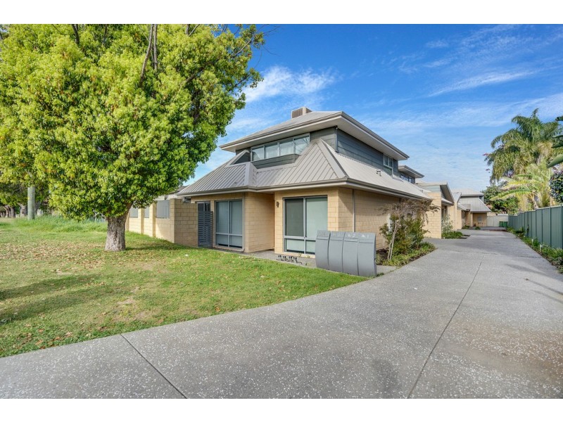 1/16 Wallace Street, Belmont WA 6104