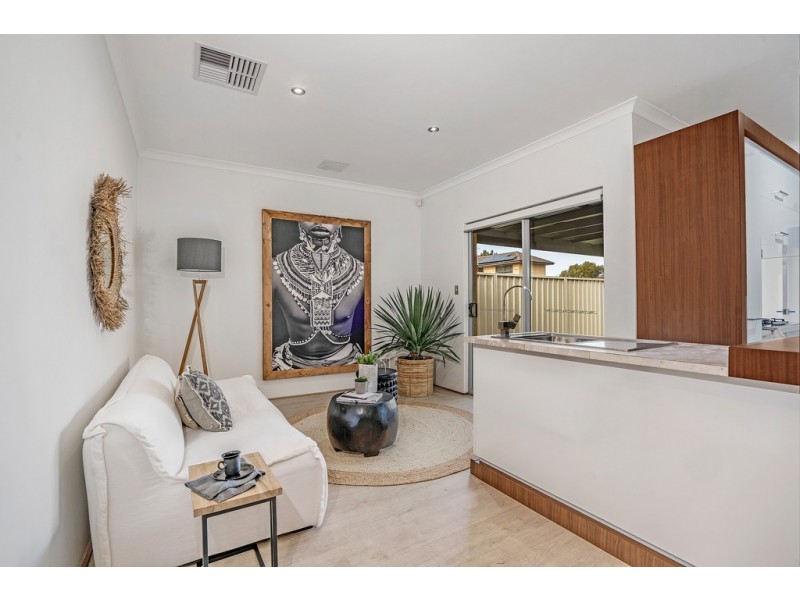 1/16 Wallace Street, Belmont WA 6104