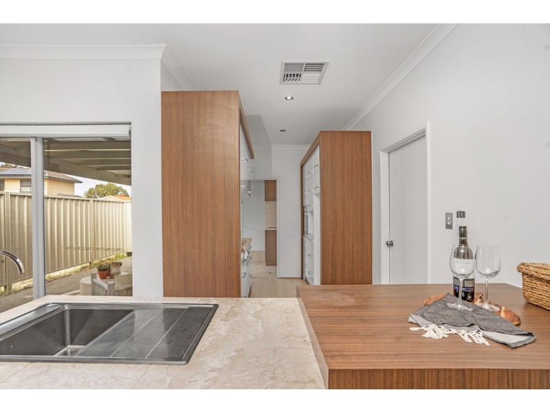 1/16 Wallace Street, Belmont WA 6104