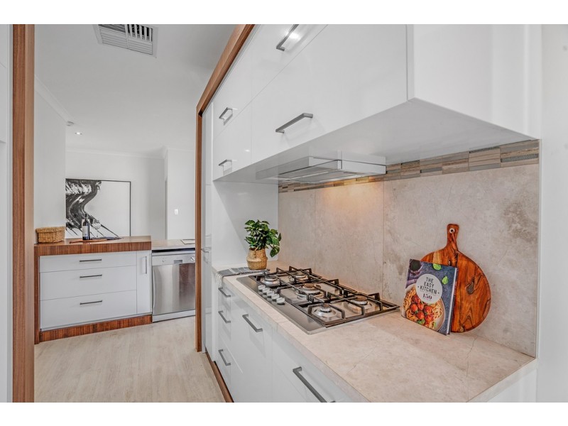 1/16 Wallace Street, Belmont WA 6104