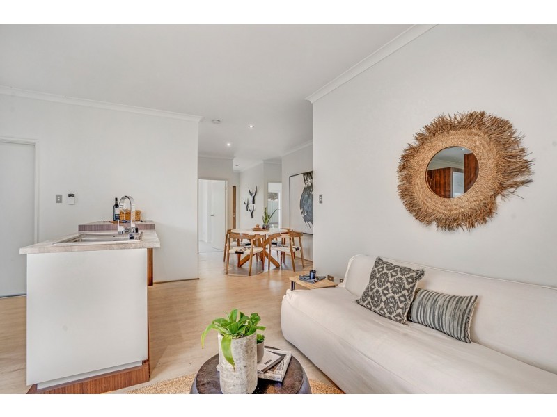 1/16 Wallace Street, Belmont WA 6104