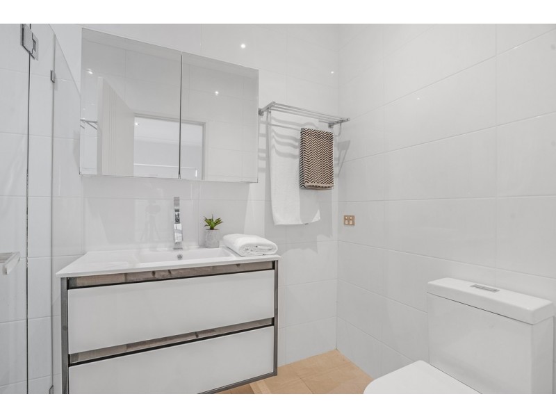 1/16 Wallace Street, Belmont WA 6104