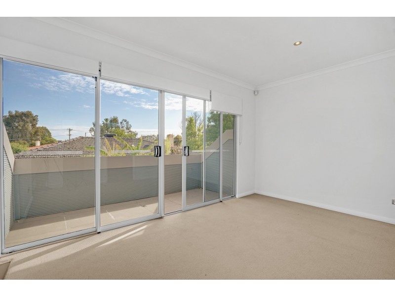 1/16 Wallace Street, Belmont WA 6104