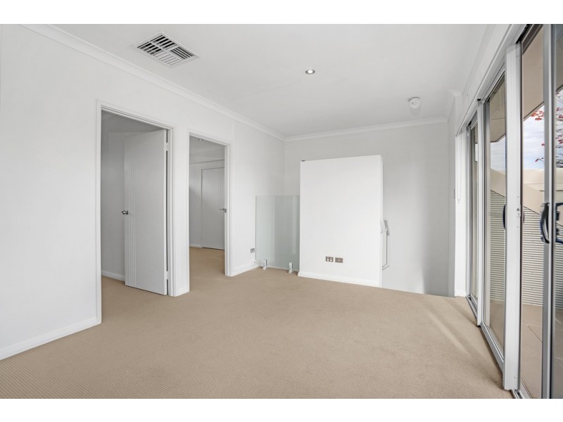 1/16 Wallace Street, Belmont WA 6104