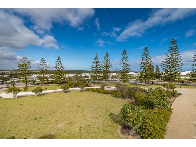 30 Topsail Loop, Alkimos WA 6038