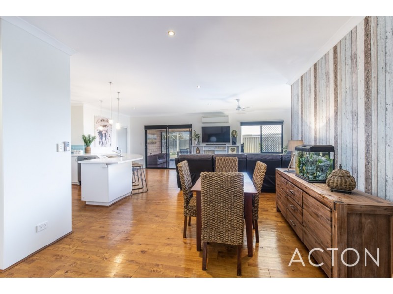 15 Newbury Way, Alkimos WA 6038