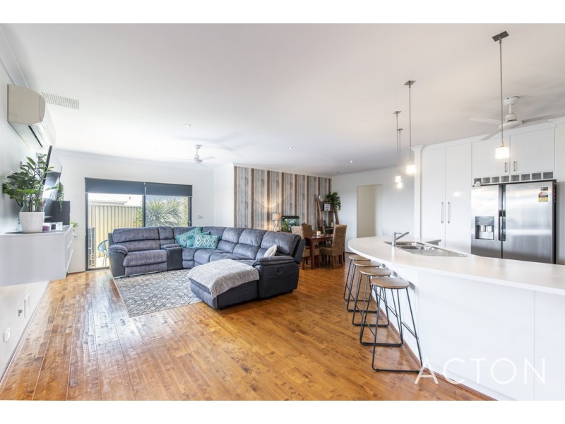 15 Newbury Way, Alkimos WA 6038