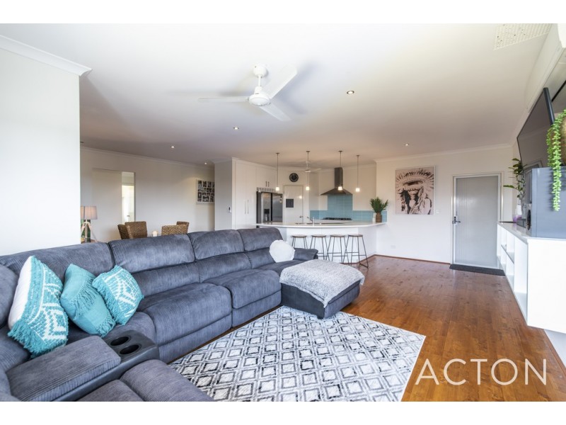 15 Newbury Way, Alkimos WA 6038