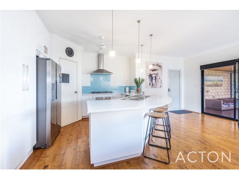 15 Newbury Way, Alkimos WA 6038