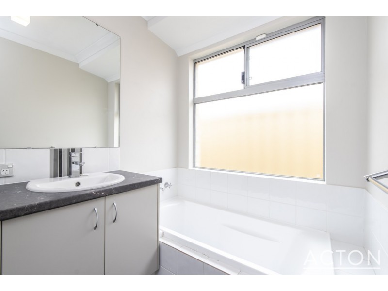 27 Windermere Chase, Butler WA 6036