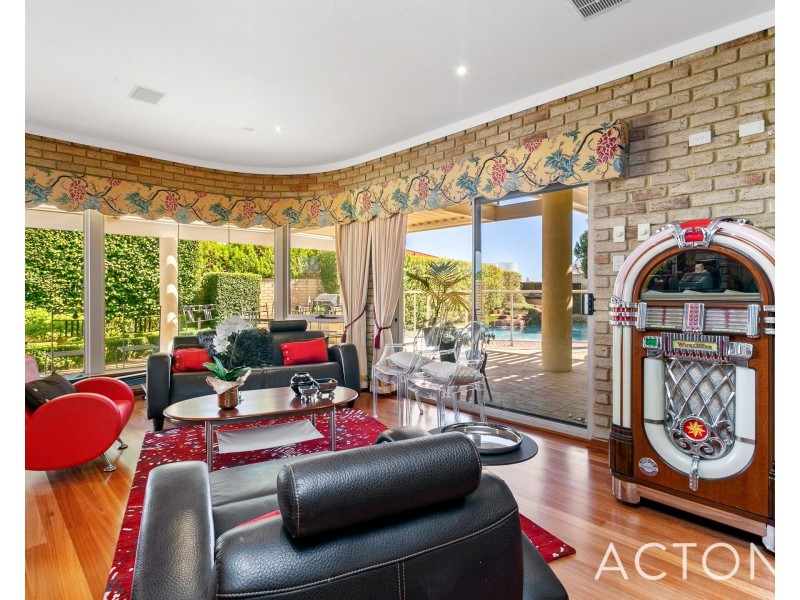 33 Windarra Drive, City Beach WA 6015