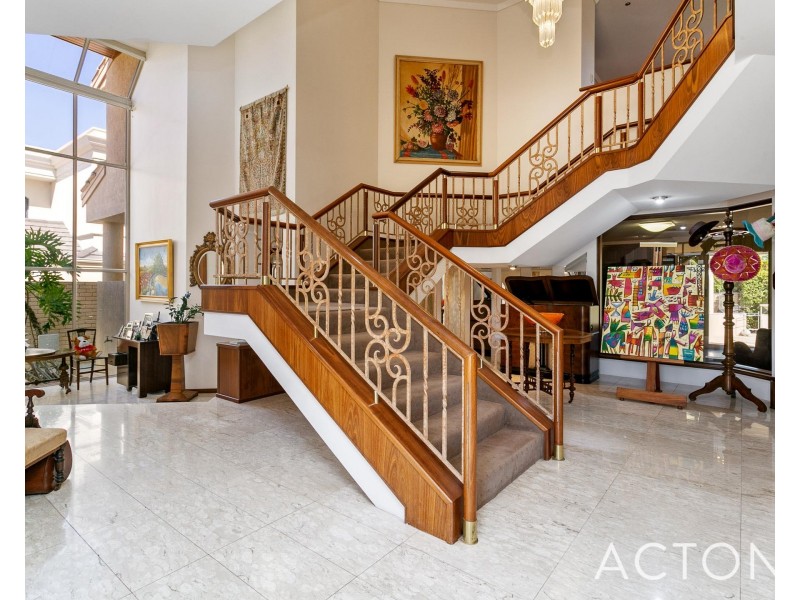 33 Windarra Drive, City Beach WA 6015