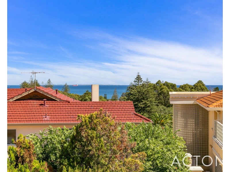 33 Windarra Drive, City Beach WA 6015