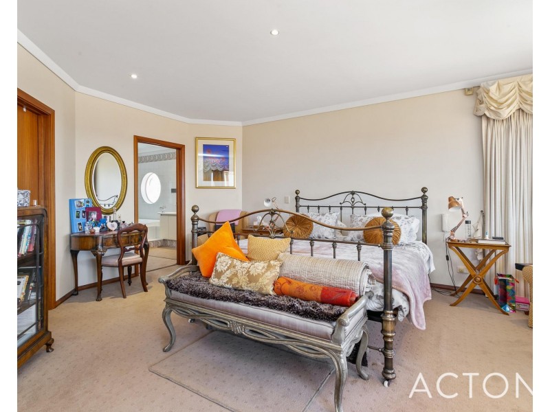 33 Windarra Drive, City Beach WA 6015