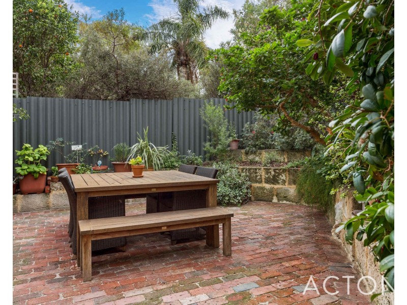 18A Wongan Ave, White Gum Valley WA 6162
