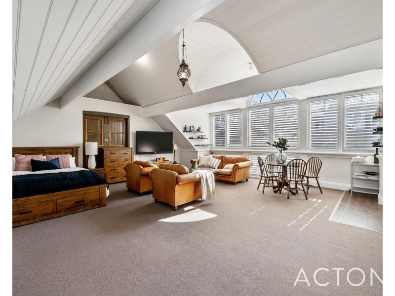 8 Riley Road, Claremont WA 6010
