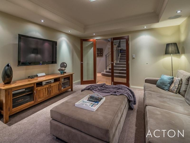 61 Pine Valley Pass, Connolly WA 6027