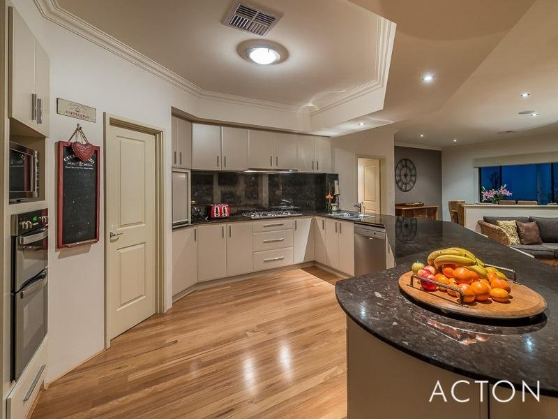 61 Pine Valley Pass, Connolly WA 6027