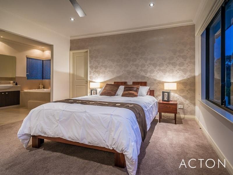 61 Pine Valley Pass, Connolly WA 6027