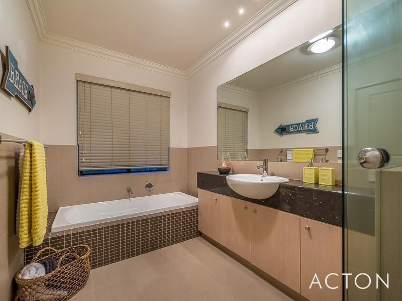 61 Pine Valley Pass, Connolly WA 6027