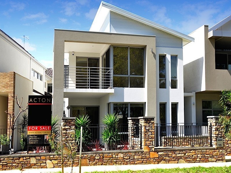 13 Alumni Terrace, Churchlands WA 6018