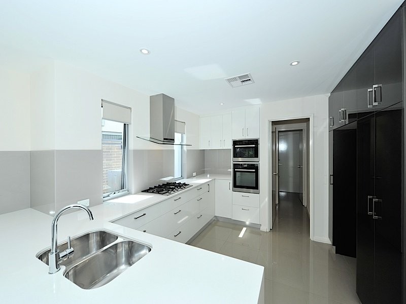 13 Alumni Terrace, Churchlands WA 6018