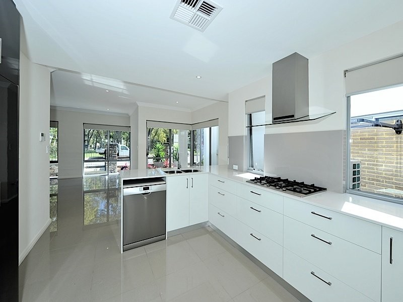 13 Alumni Terrace, Churchlands WA 6018