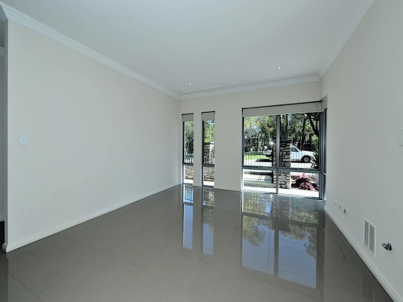 13 Alumni Terrace, Churchlands WA 6018