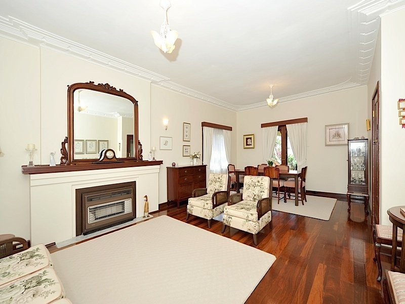 8 Linden Gardens, Floreat WA 6014