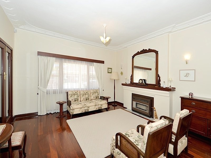 8 Linden Gardens, Floreat WA 6014