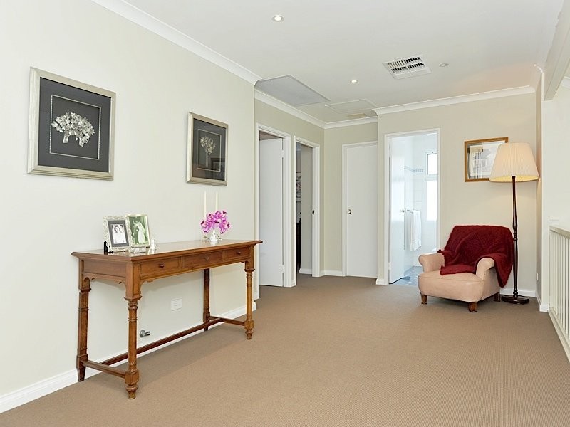8 Linden Gardens, Floreat WA 6014