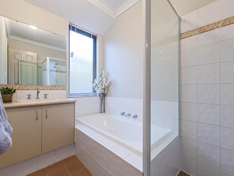 35 Raspins Loop, Burns Beach WA 6028