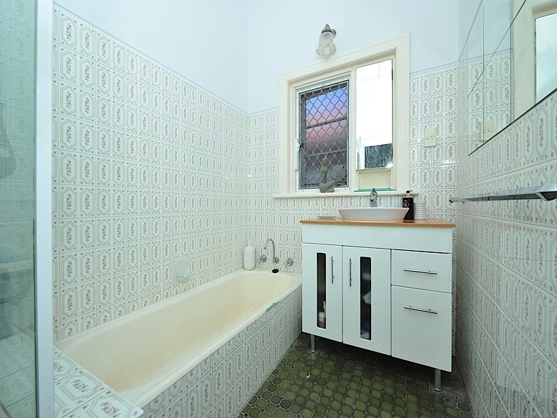 242 Hancock Street, Doubleview WA 6018